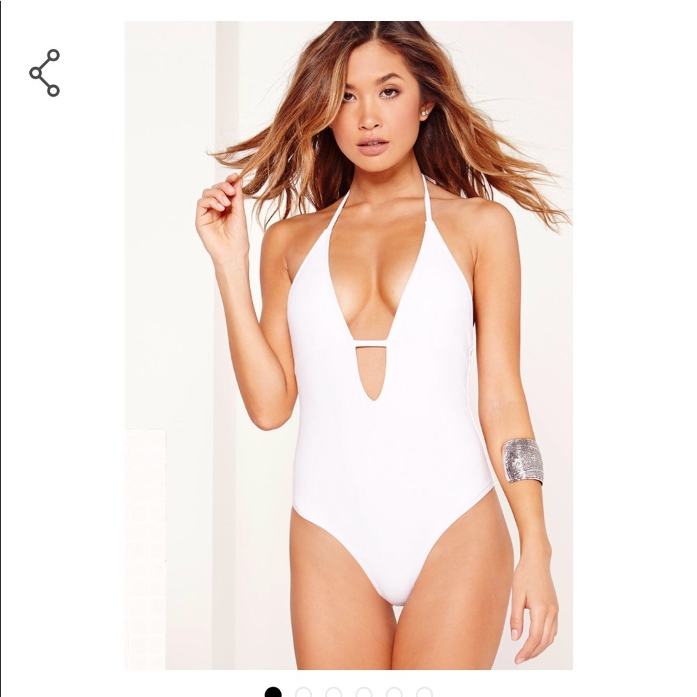 Missguided Plunge Neck Swimsuit WHITE 😽 NWT 😽